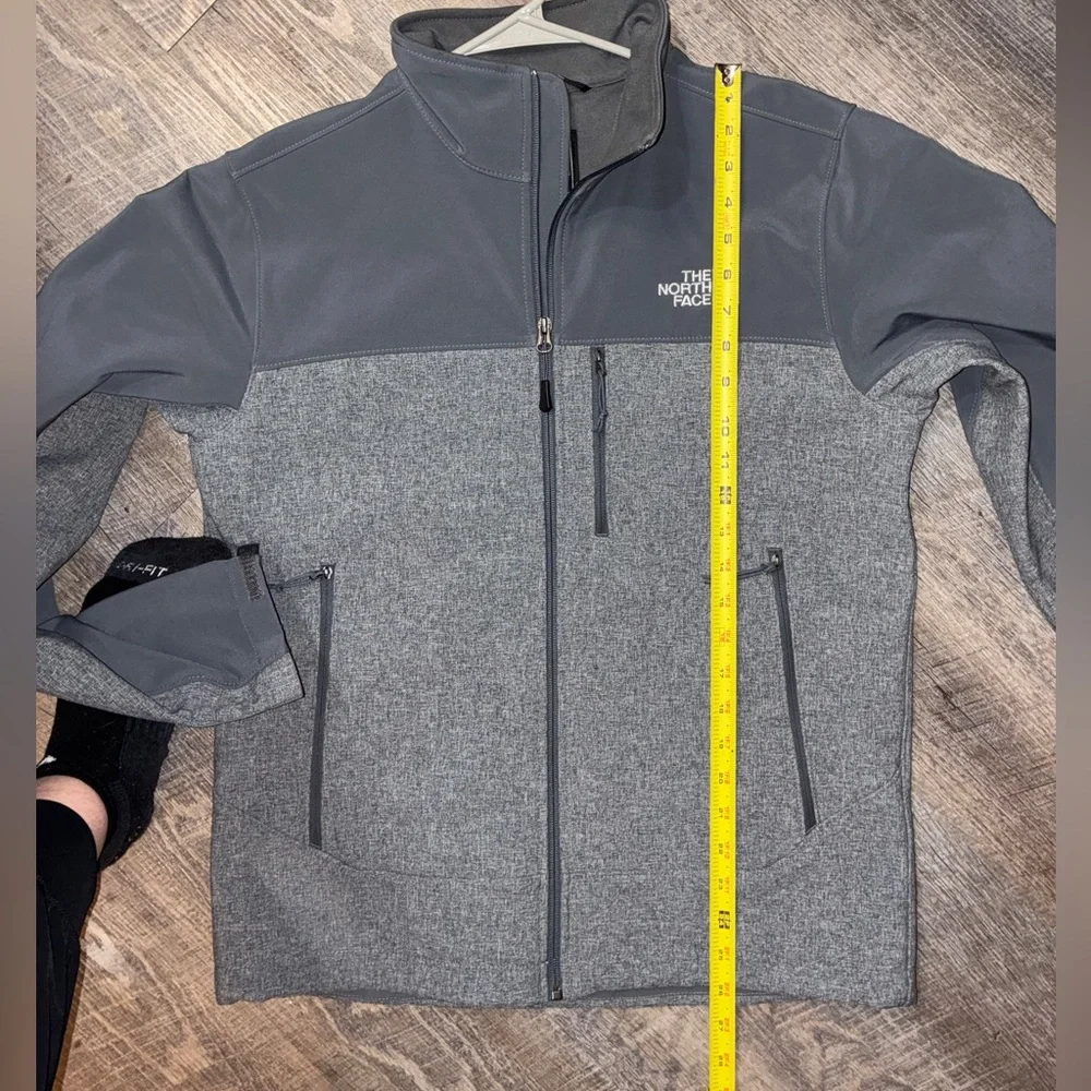 The North Face Mens Apex Bionic 2 Soft-Shell Jacket Grey - size small